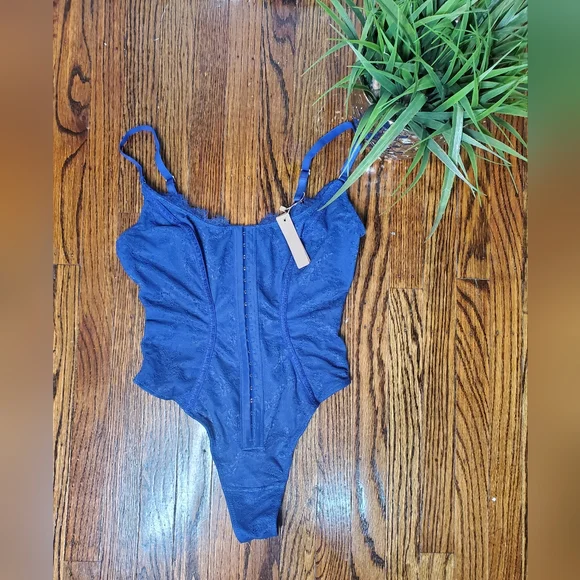 Shapellx NWT Women's Royal Blue Lace Shapewear Bodysuit Size M - Picture 6 of 11
